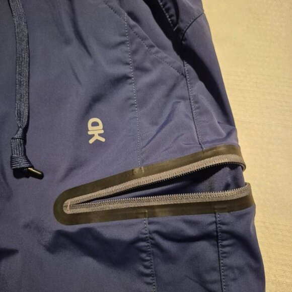 Little Donkey Andy women's size Small navy shorts 4 pockets, 2 zip EUC - Picture 2 of 7